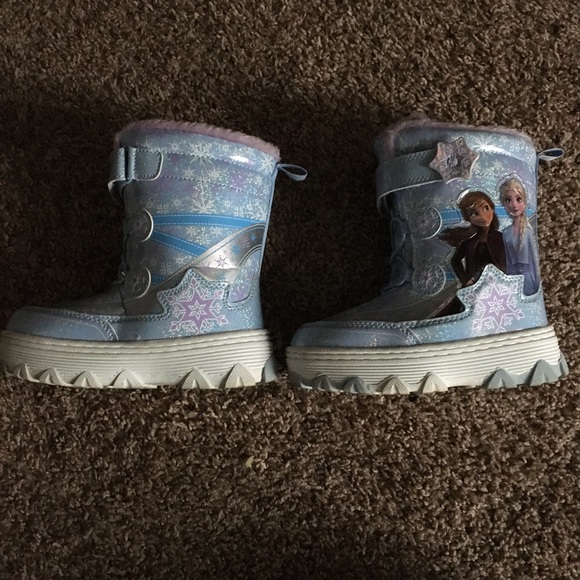 Frozen Boots - Picture 4 of 6